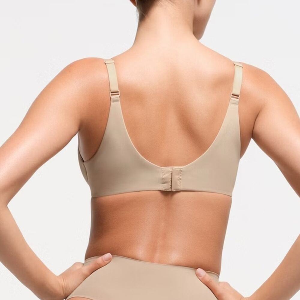 SKIMS Full Coverage Lightly Lined Bra - Picture 2 of 5